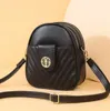Borsa portacellulare in pelle nera, borsa a tracolla Anteprima dell’immagine prodotto 5