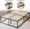 Plattformbett mit stabilen Holzlatten und vergrößerten Detailausschnitten.
 Produktbild-Vorschau