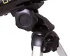 Close-up of the tripod mount and adjustment knobs of a telescope. Produktbild-Vorschau