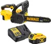 A yellow and black DeWalt battery-powered chainsaw, battery, and charger are displayed against a white background. Voir les images du produit