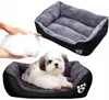 A collage showing a dog bed, a pile of stuffing, and a dog lying in a dog bed. Anteprima dell’immagine prodotto