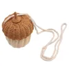 Panier en rotin fait main pour enfants en forme de gland - Voir les images du produit 1