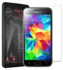 A Samsung smartphone with a colorful wallpaper is shown next to its packaging, which displays a screen protector. Produktbild-Vorschau