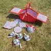 Bigjigs Toys Čajová súprava Polka Dot v piknikovom košíku Náhľad obrázku produktu 4