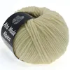 A ball of cream-colored yarn with a black label wrapped around it. Produktbild-Vorschau