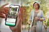 A collage showing a smartphone displaying a location tracking app and an elderly woman walking with a cane in a park. Anteprima dell’immagine prodotto