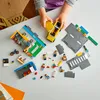 LEGO 60329 Mestská škola so školským autobusom, 2 triedami Náhľad obrázku produktu 4
