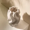 HOMLA SALANA vlnitá biela váza 16x15x26 cm Náhľad obrázku produktu 2