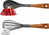 A spoon and a whisk with wooden handles, next to a serving of jelly and whipped cream. Anteprima dell’immagine prodotto