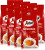 A group of red coffee bags with the Segafredo Zanetti Intermezzo logo and product details. Produktbild-Vorschau