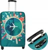 A suitcase cover with a travel-themed design is shown, with a close-up of the handle mechanism on the right. Anteprima dell’immagine prodotto