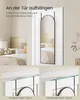 A mirror hanging on a door, with a bedroom scene in the background. Below are close-ups showing how the mirror attaches to different door thicknesses. Produktbild-Vorschau