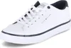 A white Tommy Hilfiger low-top sneaker with navy accents. Náhled obrázku produktu