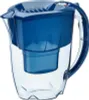 A close-up studio shot of a blue and transparent water filter pitcher. Podgląd zdjęcia produktu