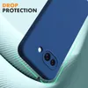 A close-up of a blue phone case, highlighting its drop protection feature with a green graphic overlay. Anteprima dell’immagine prodotto