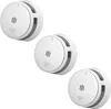 Three white smoke detectors are arranged diagonally on a white background. Produktbild-Vorschau