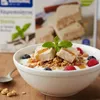 Kandylas Halva Stückchen in einer Schale mit Joghurt Produktbild-Vorschau