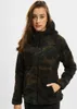 A woman wearing a camouflage hooded fleece jacket. Produktbild-Vorschau