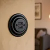 Presa di corrente USB retrò in porcellana da incasso a 2 Anteprima dell’immagine prodotto 4