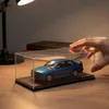 Exklusive Modellauto Vitrine 1:32 mit Sockel - Perfekter Produktbild-Vorschau 3
