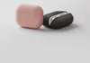 Uniq Etui Lino Airpods Prosilicone Czarny/Ink Nero Anteprima dell’immagine prodotto 7