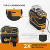 Collage of images showing a 3D laser level, its charging port, and battery compartment, with text highlighting features. Produktbild-Vorschau