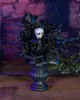 Schwarze Rosen & Puttenkopf in Gothic Vase 31cm – Elegante Produktbild-Vorschau 2