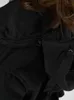 Close-up of a black fleece jacket with a zipper. Produktbild-Vorschau