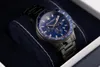 A Maserati watch is displayed in a dark blue box with white stitching. Náhled obrázku produktu