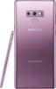 The back of a purple Samsung Galaxy Note 9 smartphone with its stylus. The phone is shown upright and slightly angled. Anteprima dell’immagine prodotto