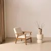Poltrona scandinava bouclé in legno di hevea tinto noce Anteprima dell’immagine prodotto 2