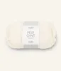 A ball of white yarn on a plain white background. Produktbild-Vorschau