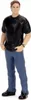 A full-body shot of a male figurine wearing a black t-shirt and blue pants. Anteprima dell’immagine prodotto