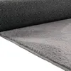 Tapis anthracite doux et velouté imitation fourrure de Voir les images du produit 4