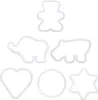 A collection of white cookie cutters in various shapes, including a bear, elephant, hippo, heart, circle, and star, arranged on a white background. Voir les images du produit