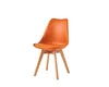A single orange chair with wooden legs is shown against a white background. Anteprima dell’immagine prodotto