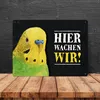 Hier wachen wir! Metallschild XL mit Wellensittich grün Produktbild-Vorschau 4