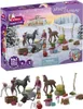 A Schleich Horse Club Advent Calendar box with a winter scene and toy horses and accessories displayed on the front. Below the box is a separate arrangement of the toy horses and accessories. Produktbild-Vorschau