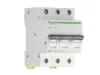 A white Schneider Electric circuit breaker with three switches is shown against a white background. Anteprima dell’immagine prodotto