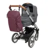 A baby stroller with a burgundy backpack attached to the handle. Produktbild-Vorschau