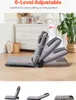 A gray floor chair is shown in various adjustable positions, with labels pointing to different body parts it supports. The background is a domestic setting with furniture and plants. Voir les images du produit