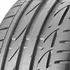 A close-up view of a tire tread pattern. Podgląd zdjęcia produktu