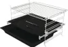 A close-up view of an oven rack, baking tray, and a probe. Voir les images du produit