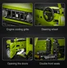 A collage of four close-up images showcasing different features of a green toy car model. Voir les images du produit