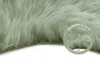 Seitliche Ansicht eines großen Schaffells, ca. 5,2 cm Florhöhe, salbei
 Produktbild-Vorschau