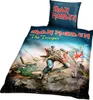 A duvet cover and pillowcase set featuring Iron Maiden's 'The Trooper' album art. Produktbild-Vorschau