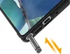 Close-up of a smartphone case with a stylus being inserted. Anteprima dell’immagine prodotto
