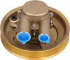 A brass marine water pump with blue caps on its inlets, mounted on a ribbed pulley. Voir les images du produit