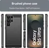 Multiple views of a black phone case with a carbon fiber texture, displayed alongside a smartphone screen showing the 'Galaxy S25 Ultra' branding. Produktbild-Vorschau