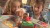 Goliath LASS PAPA PENNEN: Kinderspiel für 2-4 Spieler ab 5 Produktbild-Vorschau 4